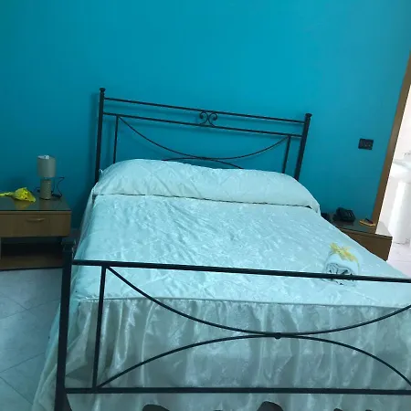 Degli Amici Отель 3*